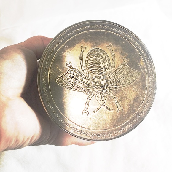 🐝 Sterling Silver Bee Engraved Jewelry Canisters - Picture 4 of 12